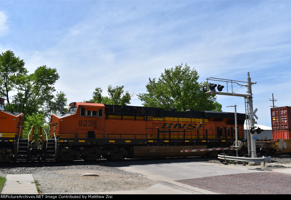 BNSF 8238